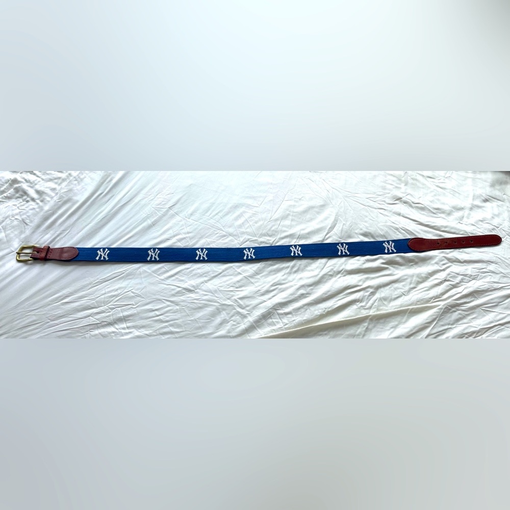 Smathers & Branson MLB Yankees Hand- Stitched Needlepoint Belt